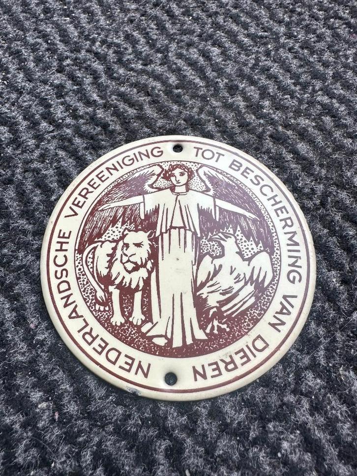 Emaille deurpostje Dieren Vereeniging Bescherming bordje NOS, Verzamelen, Merken en Reclamevoorwerpen, Gebruikt, Reclamebord, Ophalen of Verzenden