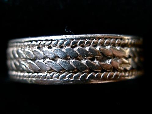 Zilveren 925 zilver rechte ring met mooi patroon maat 17.25, Sieraden, Tassen en Uiterlijk, Ringen, Nieuw, Dame of Heer, 17 tot 18