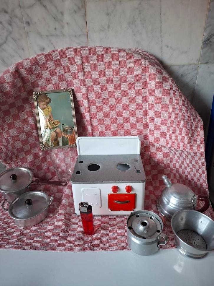 Blikken 50e jaren fornuisje met  aluminium pannetjes,, Antiek en Kunst, Antiek | Speelgoed, Ophalen of Verzenden