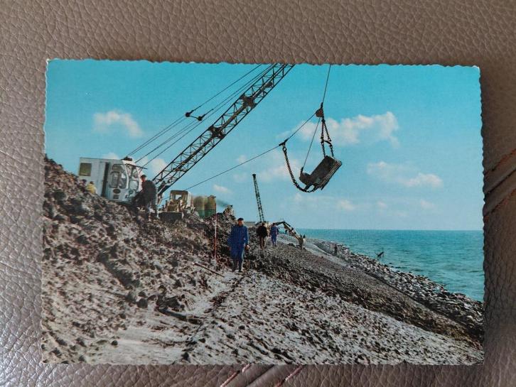 Zuiderzeewerken, aanleg dijk/ storten Basaltsteen, 2 kaarten, Verzamelen, Ansichtkaarten | Nederland, Ongelopen, Flevoland, 1960 tot 1980