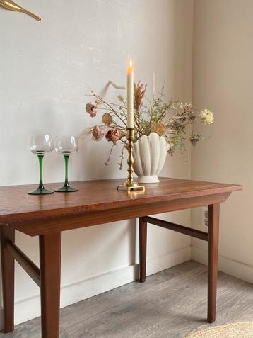 Klein vintage tafeltje/salontafel/bijzettafel/sidetable beschikbaar voor biedingen