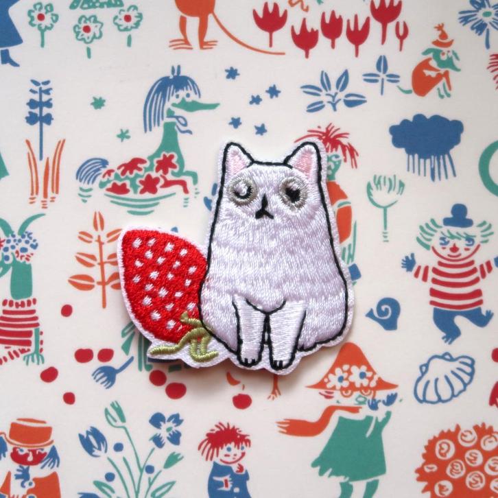Aardbei kat opstrijk plaatje patch badge applicatie embleem, Hobby en Vrije tijd, Kledingapplicaties en Hotfix, Nieuw, Overige applicaties