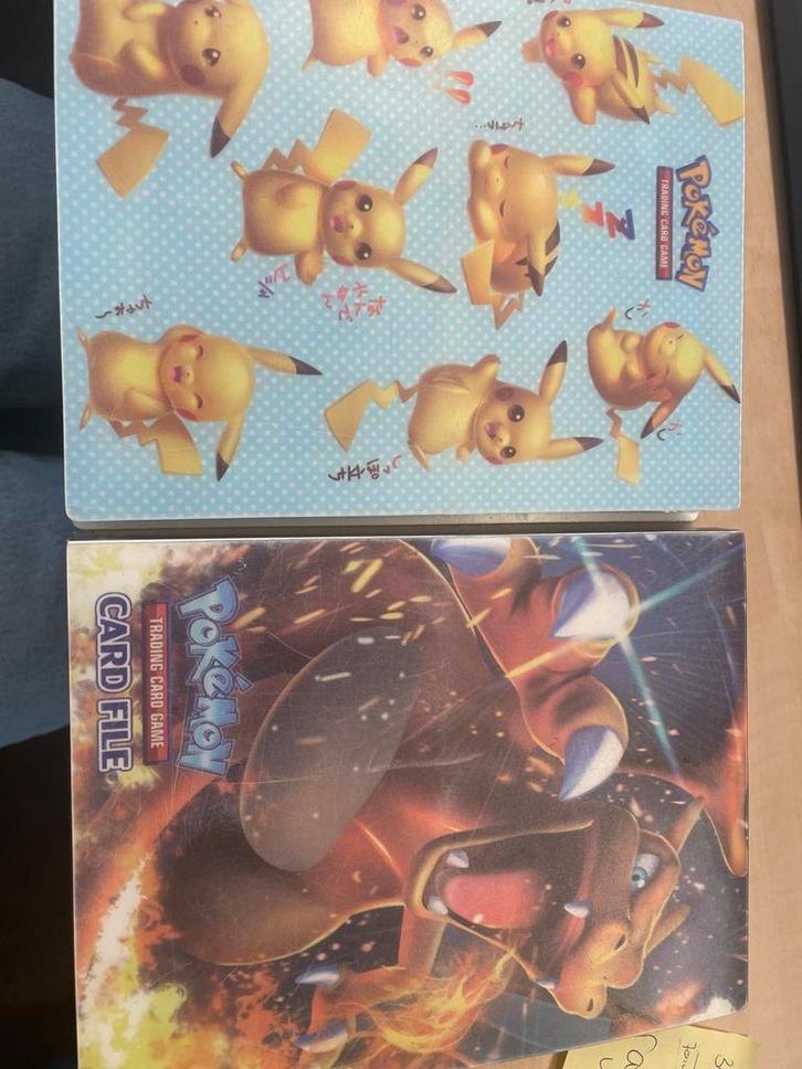 Pokémon Kaarten + 2 Boekjes - 190 Kaarten, Hobby en Vrije tijd, Verzamelkaartspellen | Pokémon, Gebruikt, Meerdere kaarten, Ophalen of Verzenden