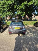 Toyota Yaris 1.5 Full Hybrid CVT 5DR 2013 Grijs, Auto's, Toyota, 74 pk, Zwart, 4 cilinders, Start-stop-systeem