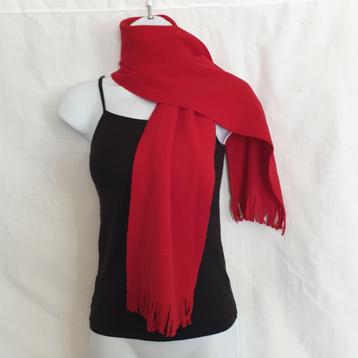 Leuke rode fleece sjaal. 21 x 130 cm beschikbaar voor biedingen