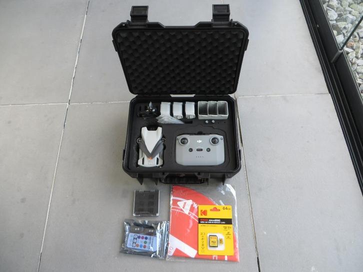 DJI mini 3 fly more combo met smart controller & accessoires, Audio, Tv en Foto, Drones, Zo goed als nieuw, Drone met camera, Ophalen of Verzenden