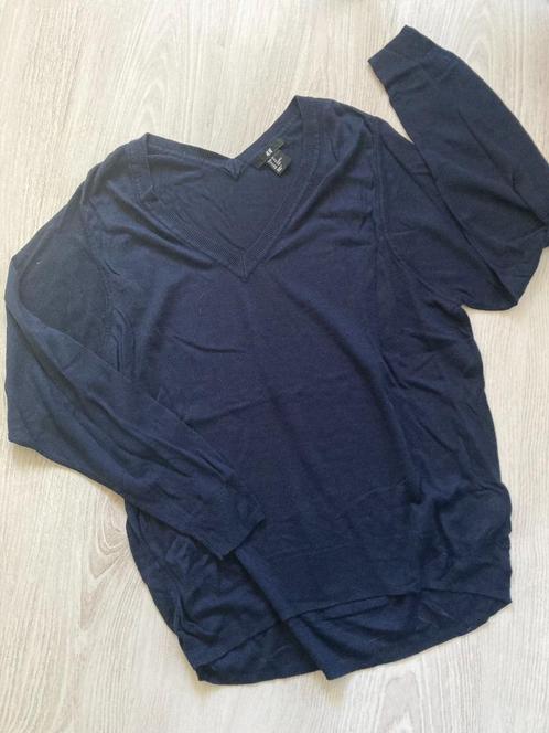 Mooie donkerblauwe trui met v-hals , maatje xs 34, Kleding | Dames, Truien en Vesten, Gedragen, Maat 34 (XS) of kleiner, Blauw