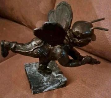 Homijtje het Werkbijtje - Bronzen Beeldje op Marmer beschikbaar voor biedingen