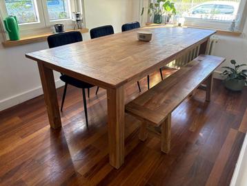 Prachtige Teakhouten Tafel beschikbaar voor biedingen