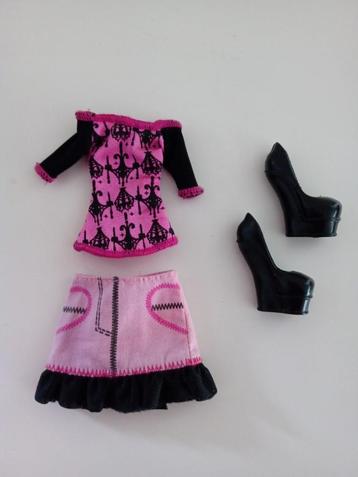 Kledingsetje voor Monster High Scaris - DRACULAURA Y0396 beschikbaar voor biedingen