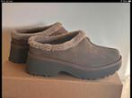 NIEUWE UGGS PANTOFFELS (CLOGS) NEW HEIGHT COZY MAAT 39, Nieuw, Ophalen of Verzenden, Uggs, Pantoffels of Sloffen