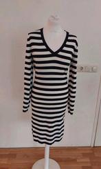 Prachtige gestreepte jurk van Nikkie maat 40, nieuwstaat, Zwart, Ophalen of Verzenden, Zo goed als nieuw, Nikkie