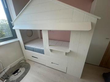 Kinderbed huisje beschikbaar voor biedingen