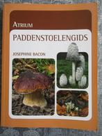 zgan Josephine Bacon - Atrium Paddestoelengids, Boeken, Natuur, Ophalen of Verzenden, Zo goed als nieuw, Natuur algemeen