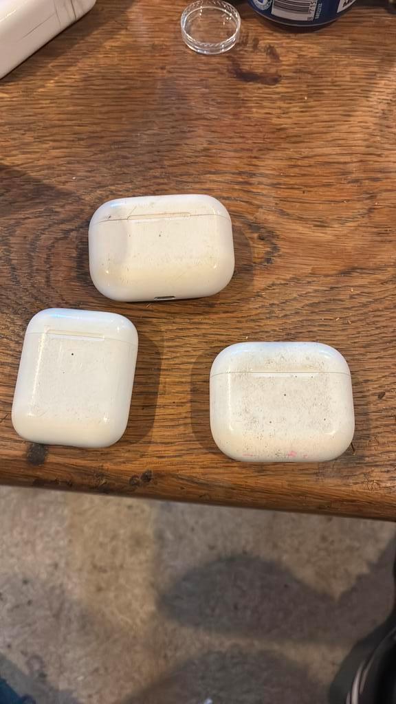3 generatie’s airpods ligt in de weg!, Telecommunicatie, Mobiele telefoons | Apple iPhone, Ophalen of Verzenden