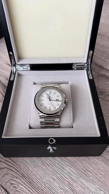 Mooi en zo goed als nieuwe Aquenero horloge te koop! beschikbaar voor biedingen