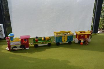 Vintage Fisher Price circus trein # 991,met dieren en poppet beschikbaar voor biedingen