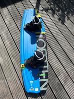 OBrien Wakeboard 135cm met Bindingen, Watersport en Boten, Ophalen of Verzenden, Gebruikt, Board en Schoenen