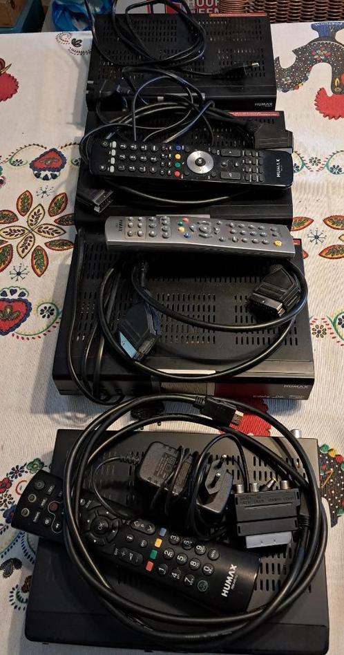 4 HUMAX-boxen met instructies en software, Audio, Tv en Foto, Televisie-accessoires, Gebruikt, Ophalen of Verzenden