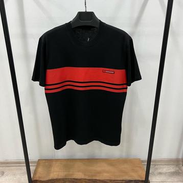 Prada t shirt beschikbaar voor biedingen