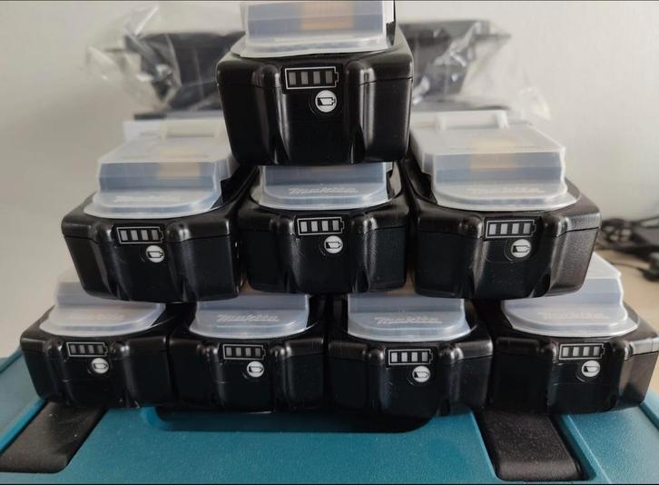 Makita 8x 5ah 18v in mbox met accu inlay, Doe-het-zelf en Verbouw, Gereedschap | Machine-onderdelen en Toebehoren, Nieuw, Ophalen of Verzenden