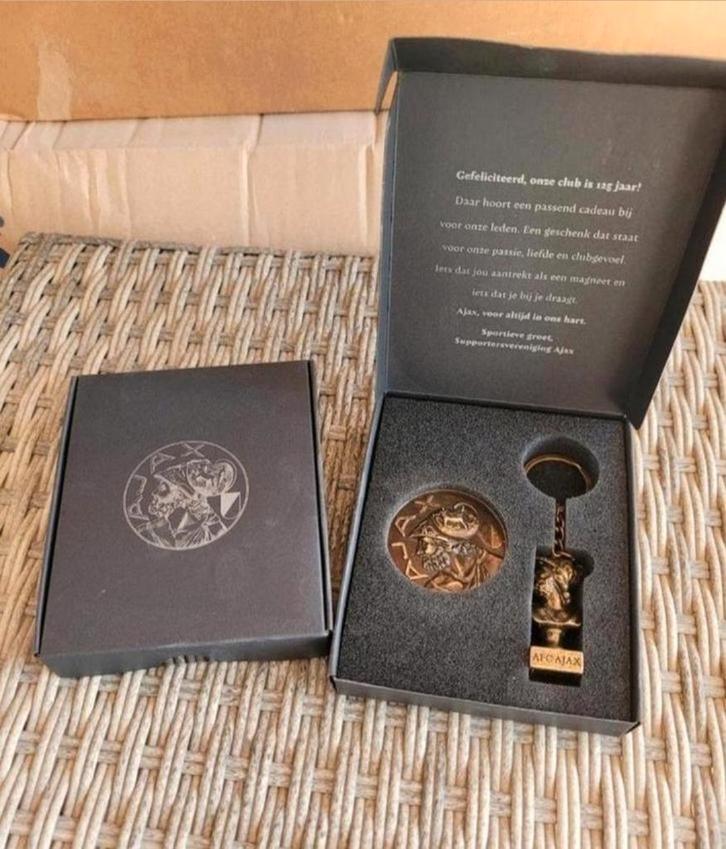 AFC Ajax 125 Jaar Jubileum Kadoset - 2x Nieuw, Verzamelen, Overige Verzamelen, Nieuw, Ophalen of Verzenden