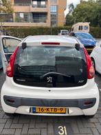 Peugeot 107 1.0 12V 5DR 2010 Wit, Auto's, Voorwielaandrijving, 4 stoelen, Origineel Nederlands, Handgeschakeld