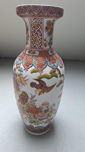 Chinese Vaas met Vogelmotief beschikbaar voor biedingen