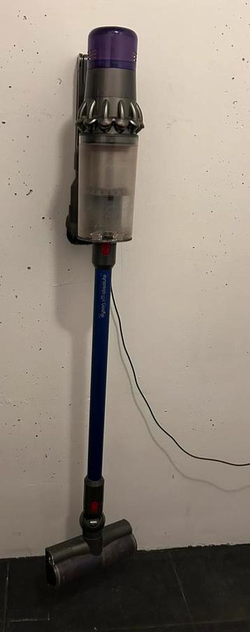 Een zeer mooie Dyson v11 absolute stofzuiger conpleet. beschikbaar voor biedingen