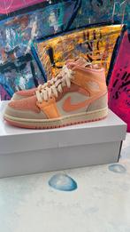 Nike air Jordan mid apricot maat 36, Nieuw, Ophalen of Verzenden, Sneakers of Gympen