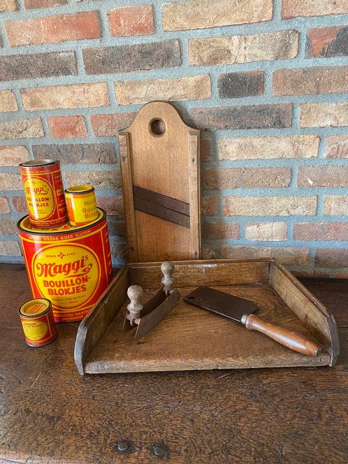 Brocante hakblok/snijplank incl 2 hakmessen, Antiek en Kunst, Antiek | Keukenbenodigdheden, Ophalen of Verzenden