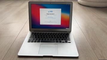 Macbook Air 13inch, i5, 4GB Memory 128GB beschikbaar voor biedingen