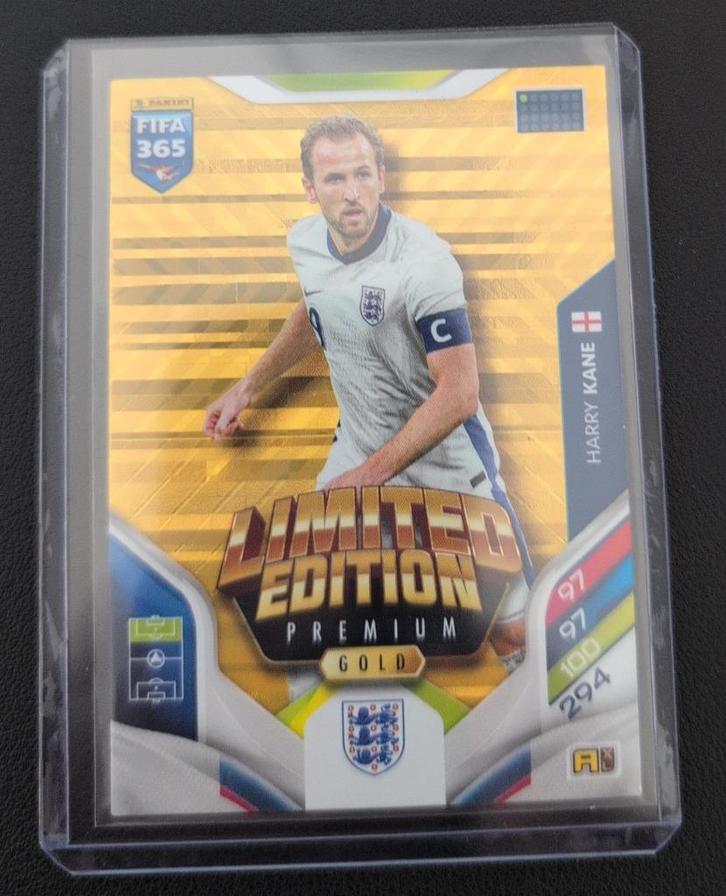 Panini FIFA 365 Adrenalyn XL 2026 - Gold Premium Kane ⚽, Hobby en Vrije tijd, Stickers en Plaatjes, Nieuw, Plaatje, Ophalen of Verzenden