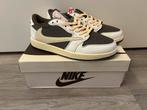 Nike Air Jordan 1 low Travis Scott “Reverse Mocha” maat 44, Ophalen of Verzenden, Nieuw, Overige kleuren, Sneakers of Gympen