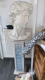 Practig hoofd van Davide op een handbeschilderede sokkel, Huis en Inrichting, Woonaccessoires | Zuilen en Pilaren, Ophalen of Verzenden