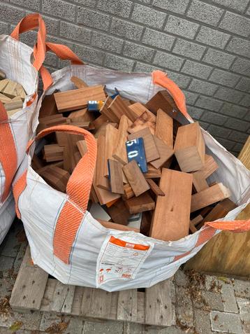 Big bag 80x80 met mahonie hout rest beschikbaar voor biedingen