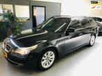 BMW 5-serie Touring 530i/ 272pk/AUTOMAAT/VOL OPTIES, Auto's, Achterwielaandrijving, Gebruikt, Beige, 2000 kg