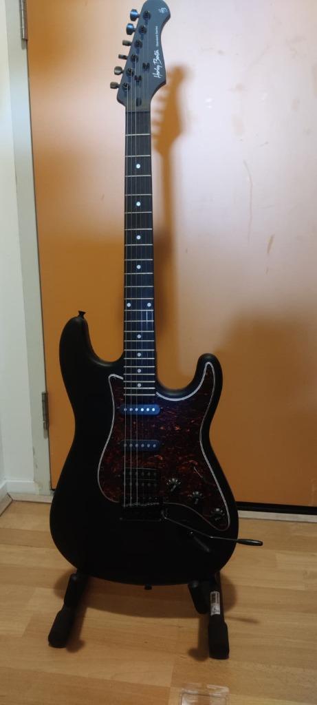Elektrische Gitaar Set (Harley Benton ST-20HSS), Muziek en Instrumenten, Snaarinstrumenten | Gitaren | Elektrisch, Zo goed als nieuw