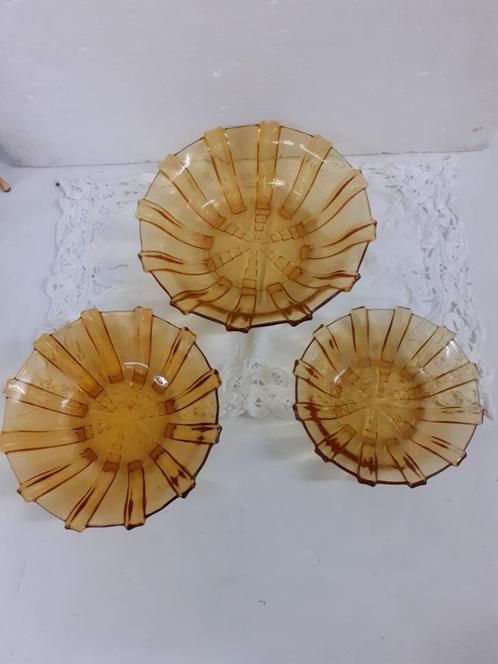 3 glazen amber / okerkleurige Art Deco schaaltjes, Antiek en Kunst, Antiek | Glas en Kristal, Ophalen of Verzenden