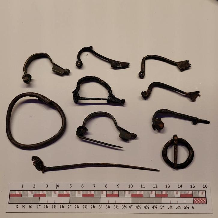 Bodemvondst Romeinse fibula armband haarspeld Vechten, Antiek en Kunst, Antiek | Koper en Brons, Ophalen of Verzenden