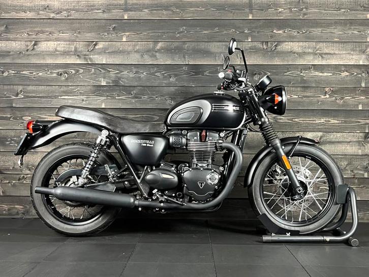 Triumph BONNEVILLE T100 BLACK (bj 2018), Motoren, Motoren | Triumph, Bedrijf, Naked bike, meer dan 35 kW
