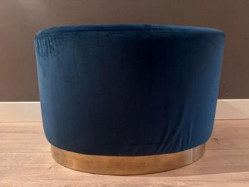 Ovale poef blauw fluweel gouden rand beschikbaar voor biedingen