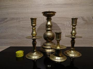 4 kandelaren messing waaronder een mooi stel  beschikbaar voor biedingen