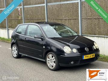 Volkswagen Polo 1.4-16V HIGHLINE NAP/PANO/AIRCO/ELEK.PAKKET beschikbaar voor biedingen