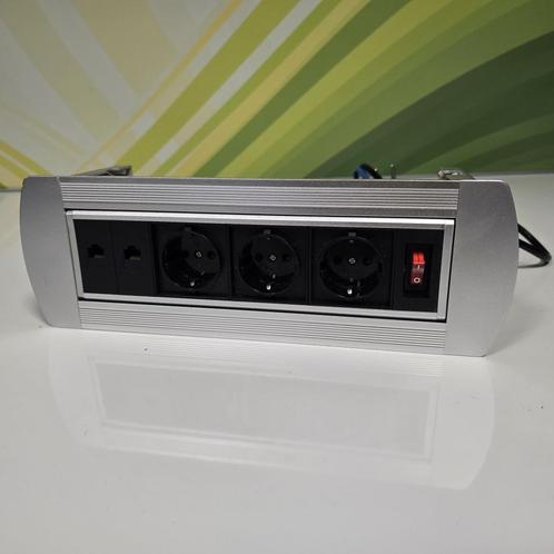 Elektra inbouwdeel voor bureau met 2x UTP aansluiting - met, Doe-het-zelf en Verbouw, Elektra en Kabels, Gebruikt