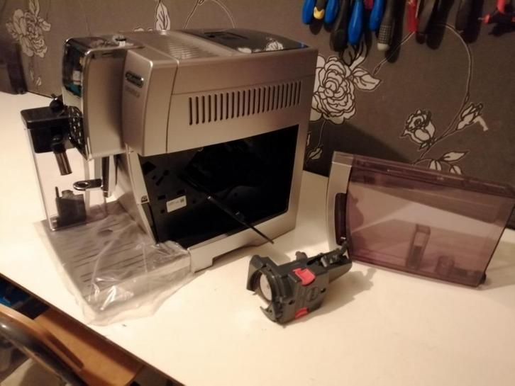 Delonghi Dinamica Cappuccino, Witgoed en Apparatuur, Koffiezetapparaten, Zo goed als nieuw, Gemalen koffie, Koffiebonen, Overige typen