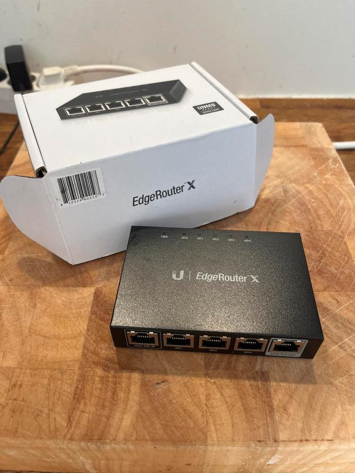 Ubiquiti Edgerouter X - Zo goed als nieuw!, Computers en Software, Routers en Modems, Zo goed als nieuw, Router, Ophalen of Verzenden