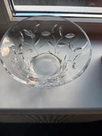 Kristallen schaal RCR  met bladmotief, Ophalen