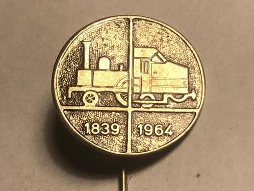 Metalen N.S. NED. SPOORWEGEN 125 Jaar Speld (Metaalkleur)., Verzamelen, Speldjes, Pins en Buttons, Zo goed als nieuw, Speldje of Pin