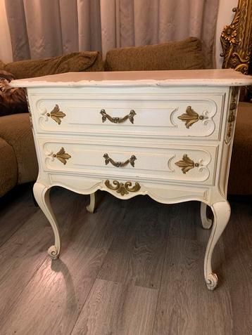 Vintage  brocante Nachtkastje met Lades kastje gang kast beschikbaar voor biedingen
